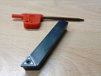 Sústružnícky nôž ľavý na doštičky TCMT a TCGT s výmennou doštičkou a kľúčom